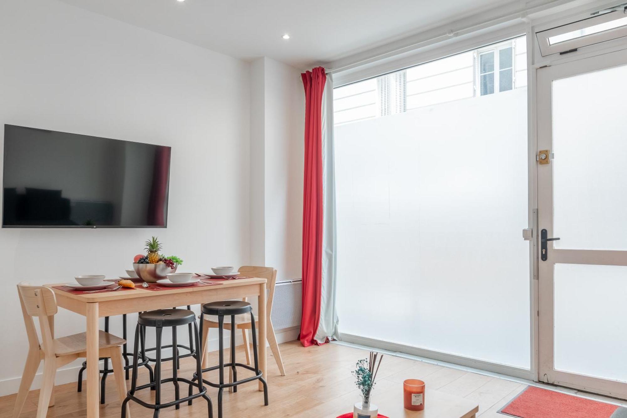 Lavie Maison Eiffel Ac Hot Tub Paris Bagian luar foto